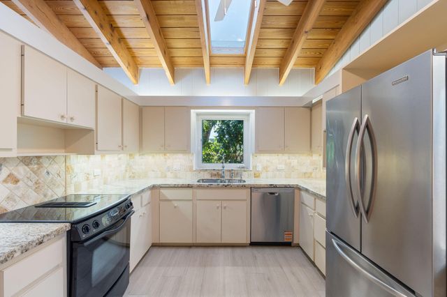 201 Harbor Drive, Plantation Key, FL 33036