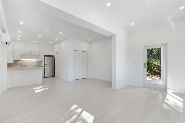 201 Harbor Drive, Plantation Key, FL 33036