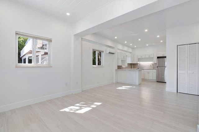 201 Harbor Drive, Plantation Key, FL 33036