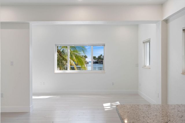 201 Harbor Drive, Plantation Key, FL 33036