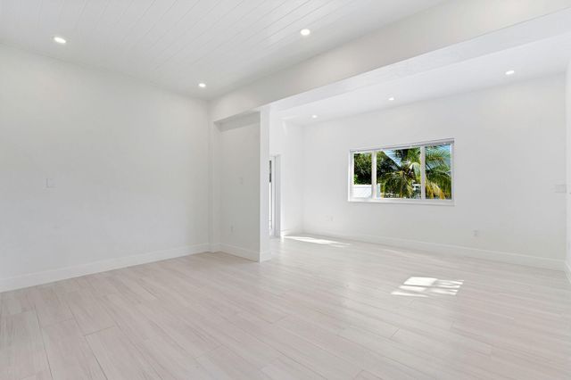 201 Harbor Drive, Plantation Key, FL 33036