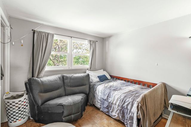 12713 S Escanaba Avenue, Chicago, IL 60633
