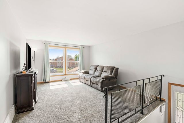 12713 S Escanaba Avenue, Chicago, IL 60633