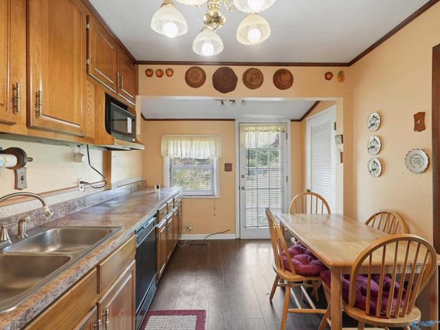 211 13th Avenue NW, Decatur, AL 35601