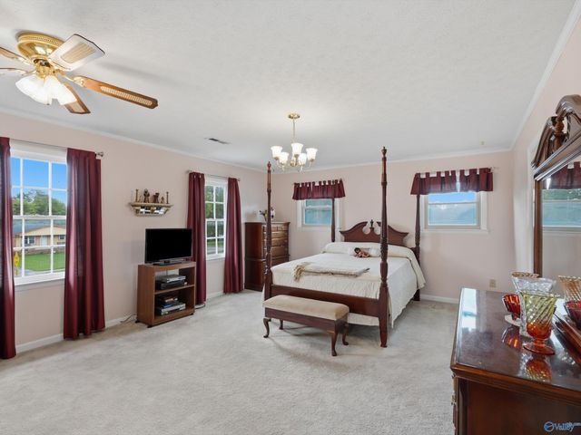 211 13th Avenue NW, Decatur, AL 35601