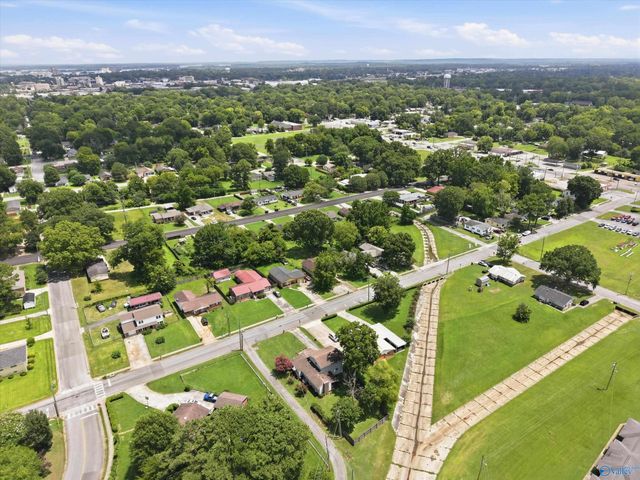 211 13th Avenue NW, Decatur, AL 35601