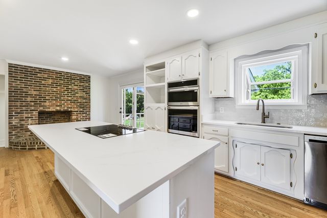 1208 Newmans Trl, Hendersonville, TN 37075