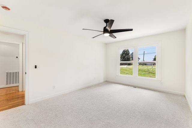 1208 Newmans Trl, Hendersonville, TN 37075