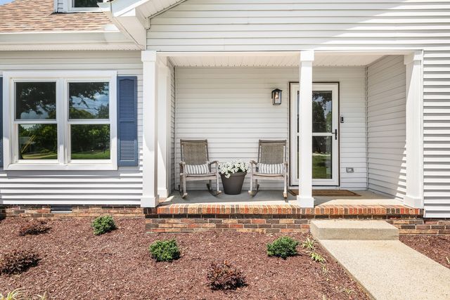 1208 Newmans Trl, Hendersonville, TN 37075