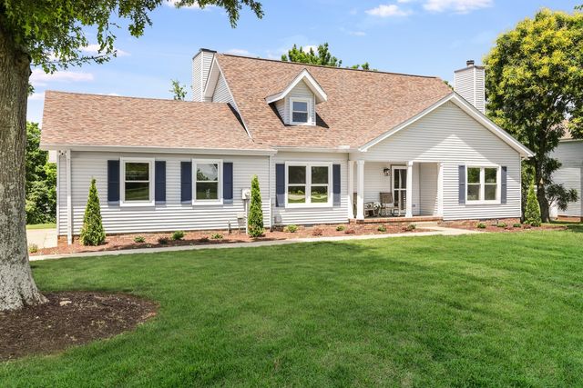 1208 Newmans Trl, Hendersonville, TN 37075