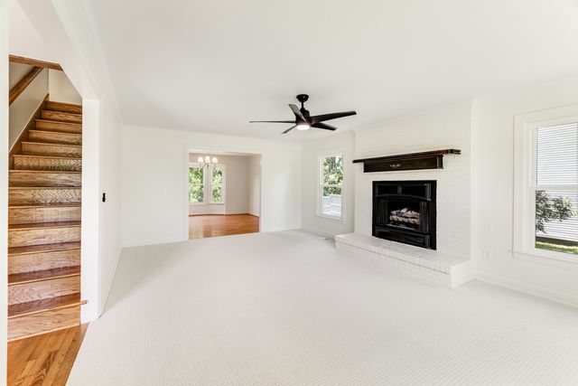 1208 Newmans Trl, Hendersonville, TN 37075