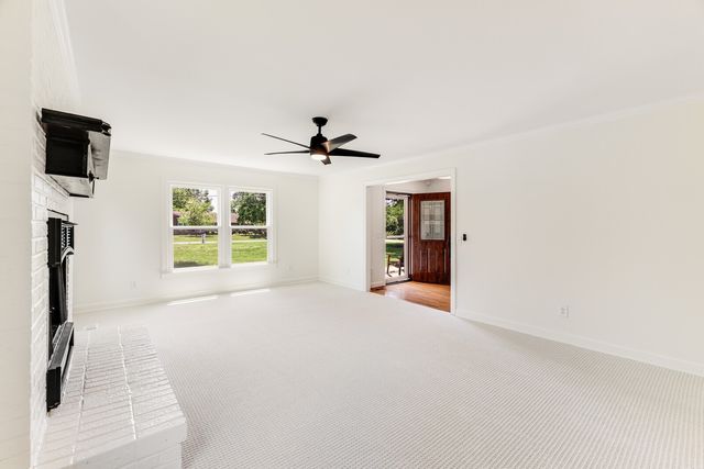 1208 Newmans Trl, Hendersonville, TN 37075