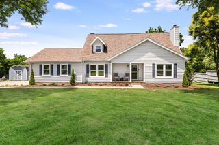 1208 Newmans Trl, Hendersonville, TN 37075