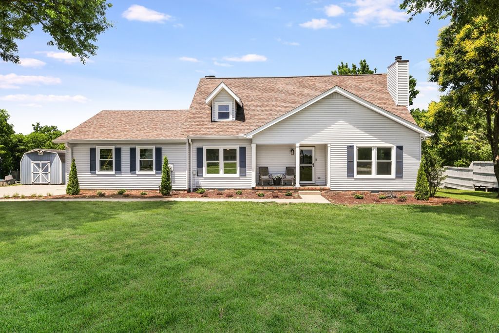 1208 Newmans Trl, Hendersonville, TN 37075