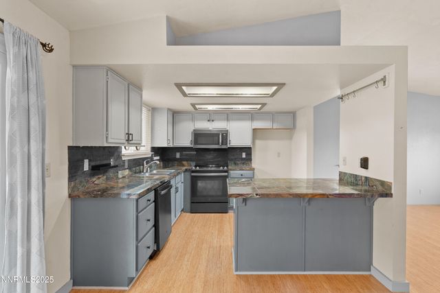 997 Ridgeview Drive, Carson City, NV 89705