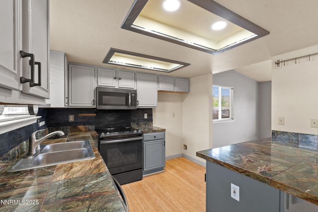 997 Ridgeview Drive, Carson City, NV 89705