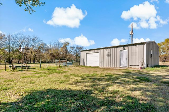 214 Farm Road 1501 Spur, Deport, TX 75435