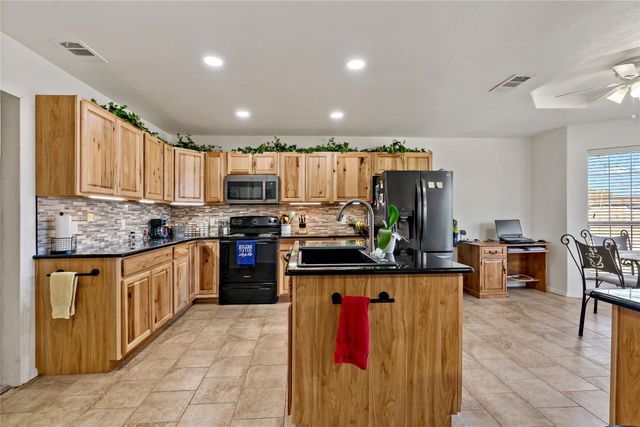 214 Farm Road 1501 Spur, Deport, TX 75435