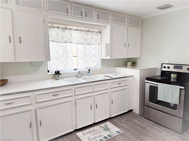 722 Maiden Lane, Mount Airy, NC 27030