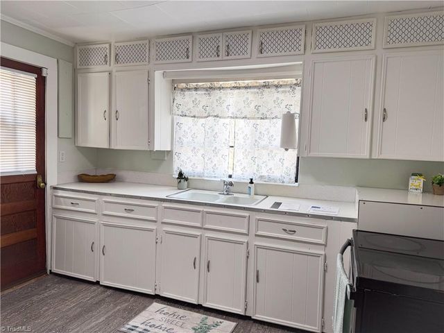 722 Maiden Lane, Mount Airy, NC 27030