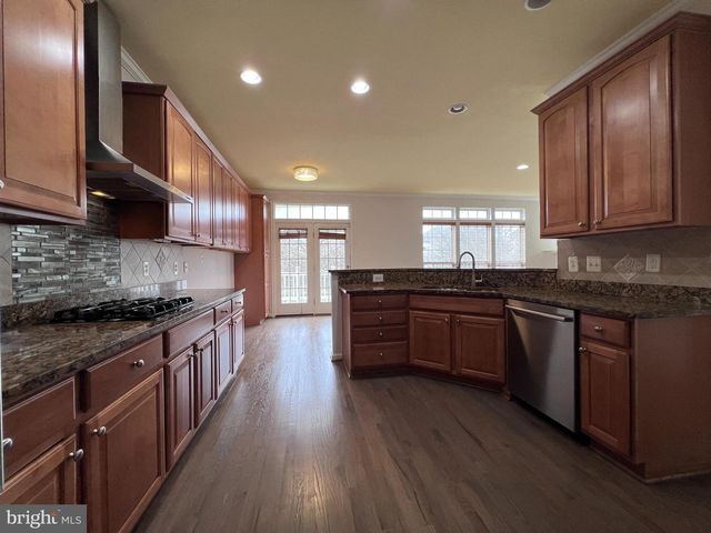 3925 BEEKER MILL PL, Chantilly, VA 20151