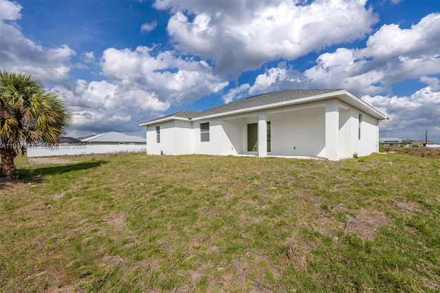 1346 Radio Loop, La Belle, FL 33935