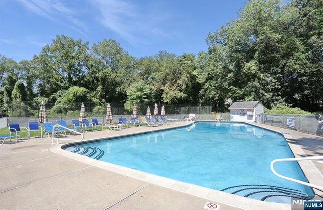 550 Fairview 318, Westwood, NJ 07675