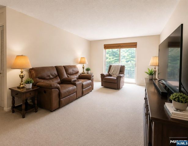 550 Fairview 318, Westwood, NJ 07675