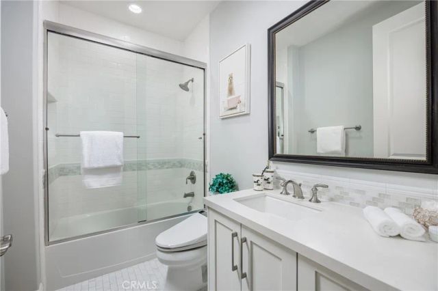 104 Shady Arbor, Irvine, CA 92618