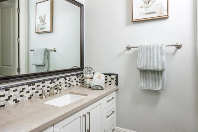 104 Shady Arbor, Irvine, CA 92618