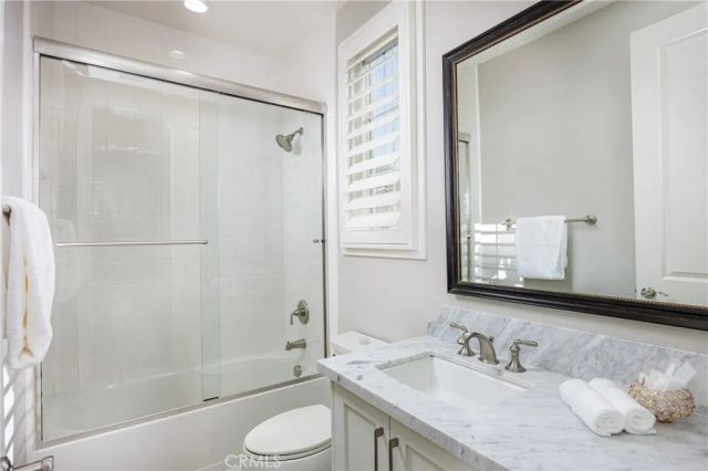 104 Shady Arbor, Irvine, CA 92618