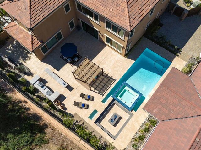 104 Shady Arbor, Irvine, CA 92618