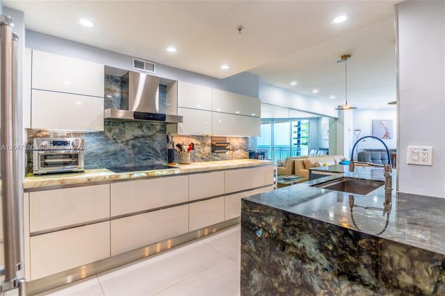 17375 Collins Avenue 1206, Sunny Isles Beach, FL 33160
