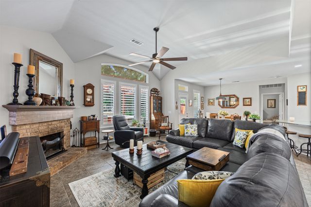 1759 Hidden Brook Drive, Grand Prairie, TX 75050