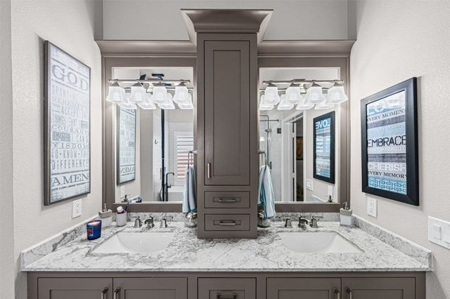 1759 Hidden Brook Drive, Grand Prairie, TX 75050