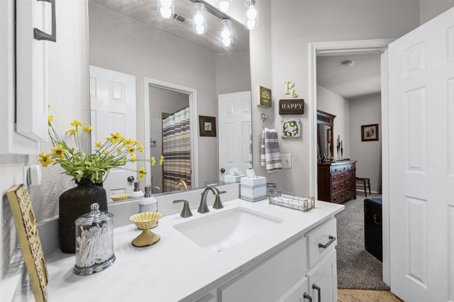 1759 Hidden Brook Drive, Grand Prairie, TX 75050