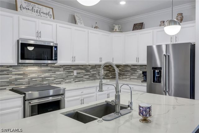 2193 Clementine ST, Naples, FL 34120