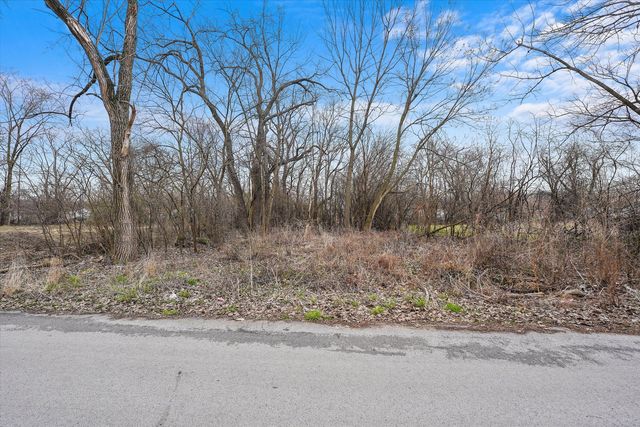 13435 S Lawndale Avenue, Robbins, IL 60472