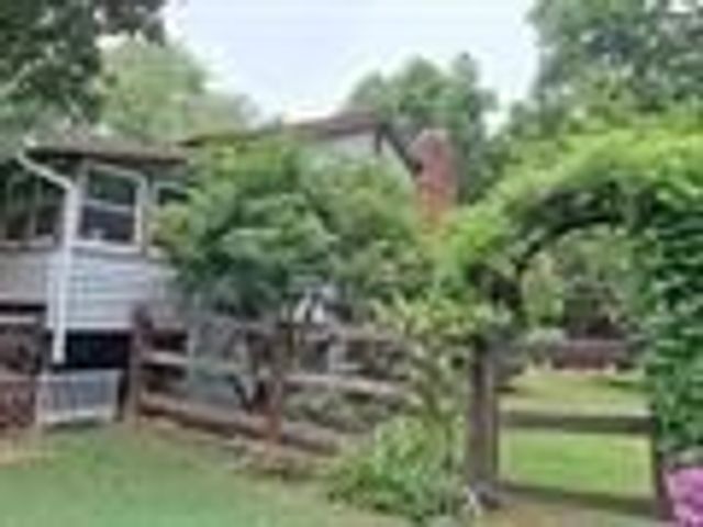 62 Thornell Rd, Newton, NH 03858