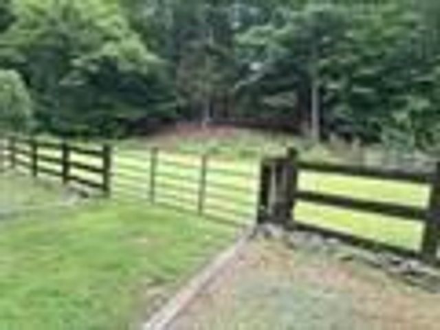 62 Thornell Rd, Newton, NH 03858
