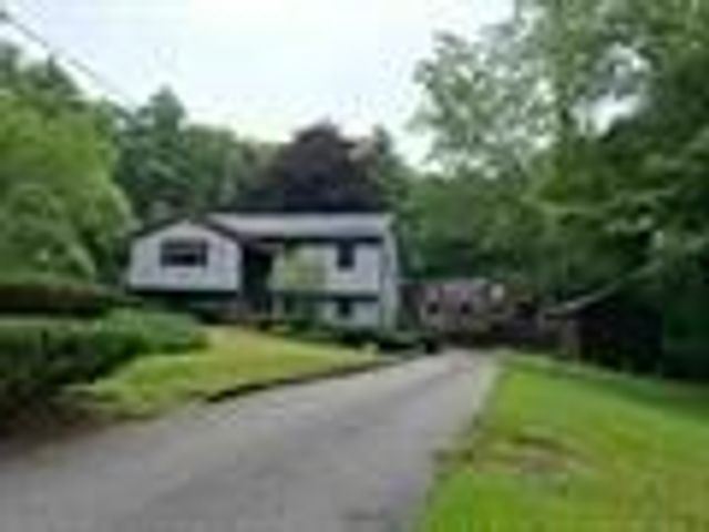 62 Thornell Rd, Newton, NH 03858