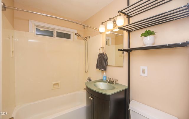 716 Hamilton Street, Medford, OR 97501