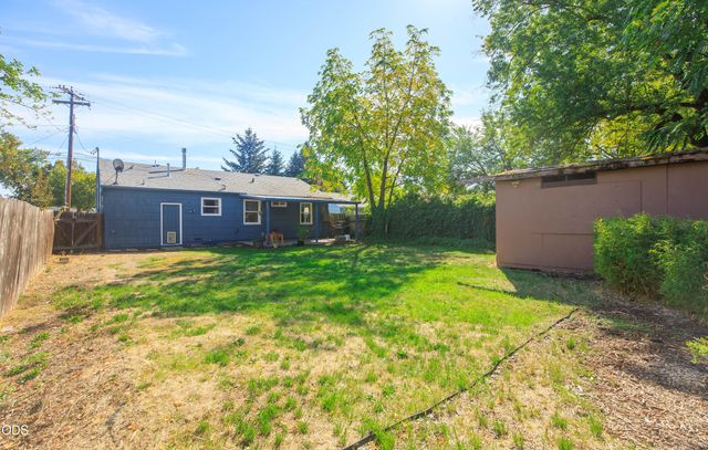 716 Hamilton Street, Medford, OR 97501