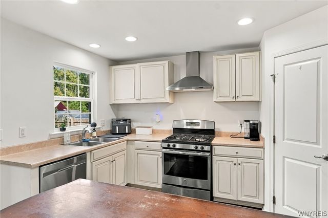 3777 Captains Way, Wheatfield, NY 14120