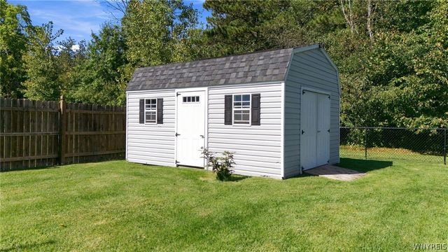 3777 Captains Way, Wheatfield, NY 14120