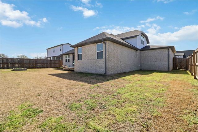 108 Phyllis Farm Road, Prairie Grove, AR 72753
