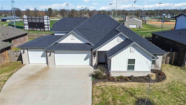 108 Phyllis Farm Road, Prairie Grove, AR 72753