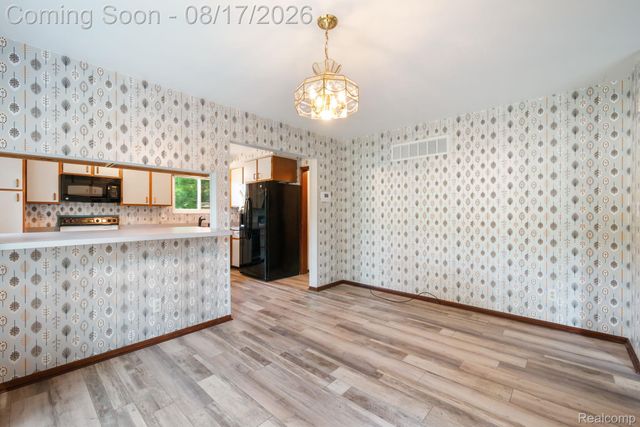 32547 Chesterbrook Street, Farmington Hills, MI 48334
