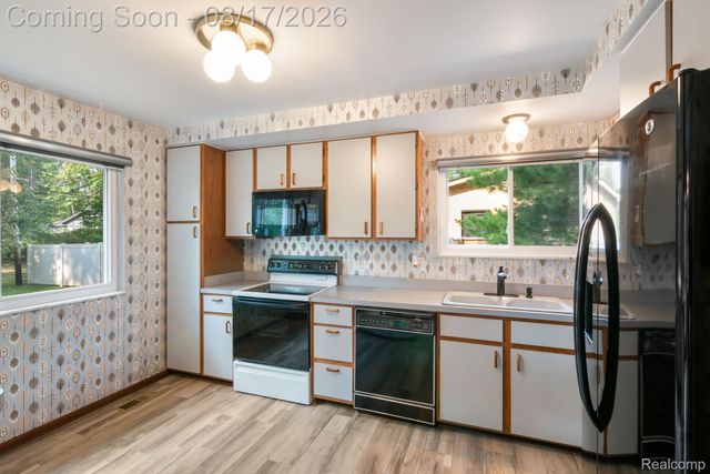 32547 Chesterbrook Street, Farmington Hills, MI 48334