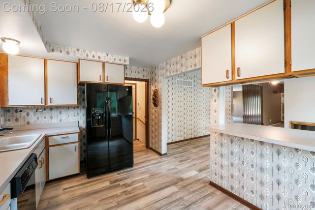 32547 Chesterbrook Street, Farmington Hills, MI 48334